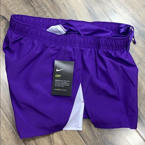 NIKE Women’s running shorts with Dri-Fit Technolog - Picture 10 of 16